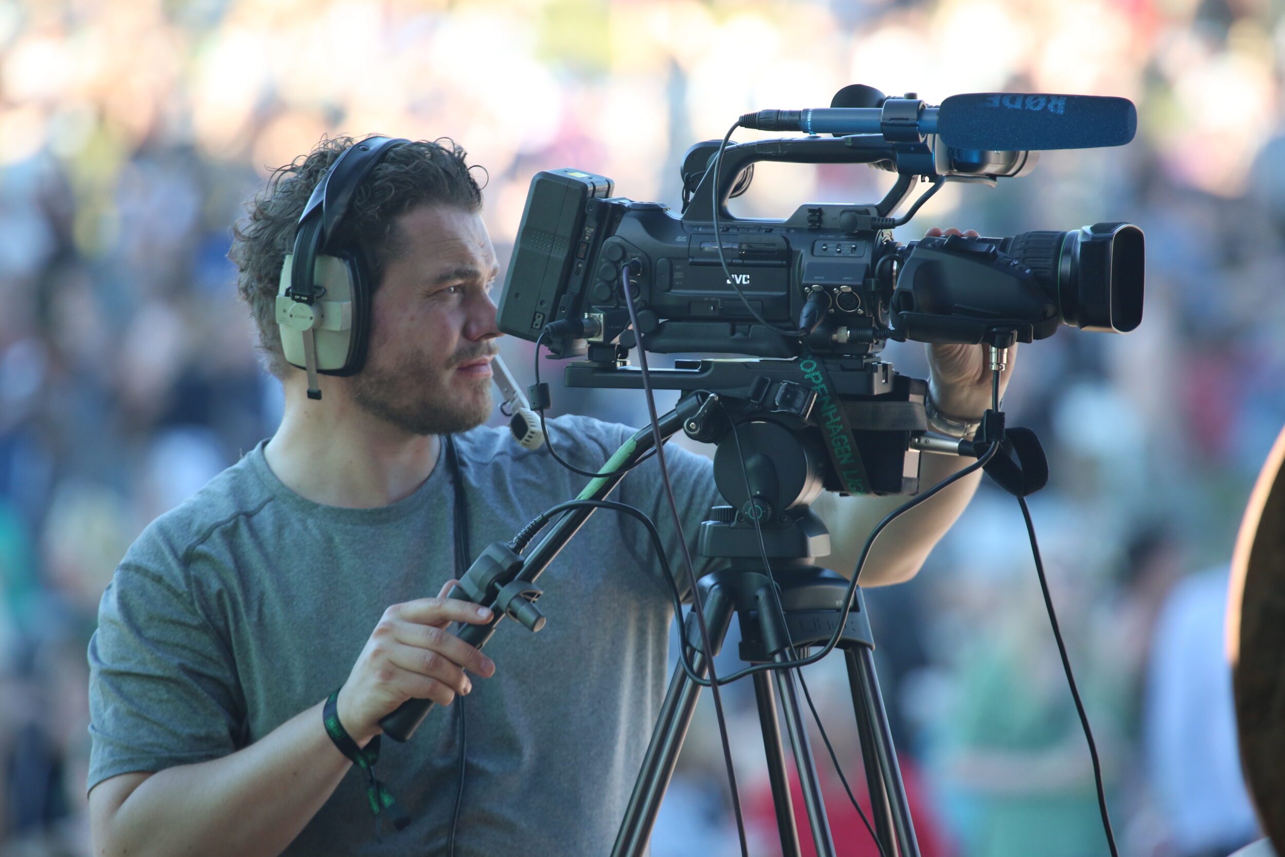 424A4718 1 scaled Om os